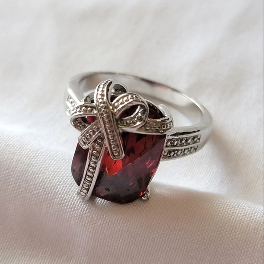 Gift Bow Garnet Simulated Gemstone Present Ring Silver Tone Christmas Holiday